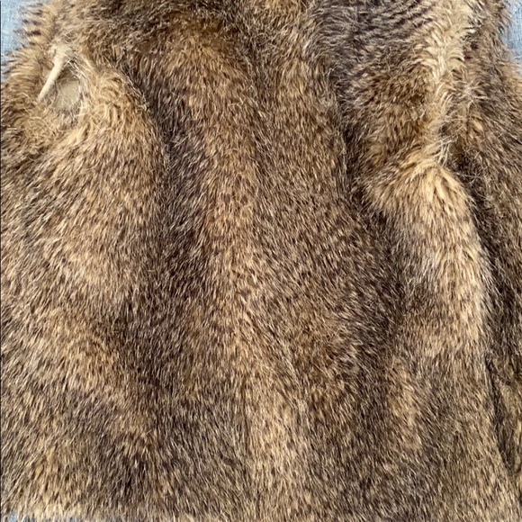 Jack by BB Dakota Faux Coyote Fur Vest - Picture 7 of 9